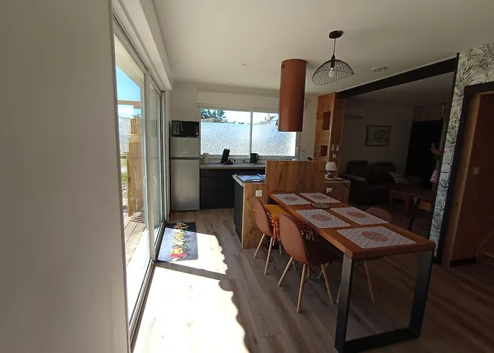 La Maison Du Bout Holiday home Creances